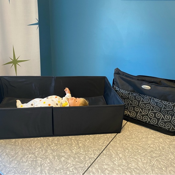 SootheTIME Diaper Bag with portable cot - never used - Changing Bag, baby Travel - Picture 12 of 16